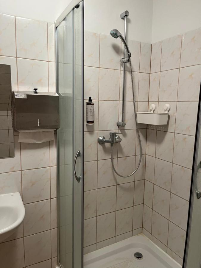 Osrodek Konferencyjno-Wypoczynkowy Hostel Chojna Luaran gambar