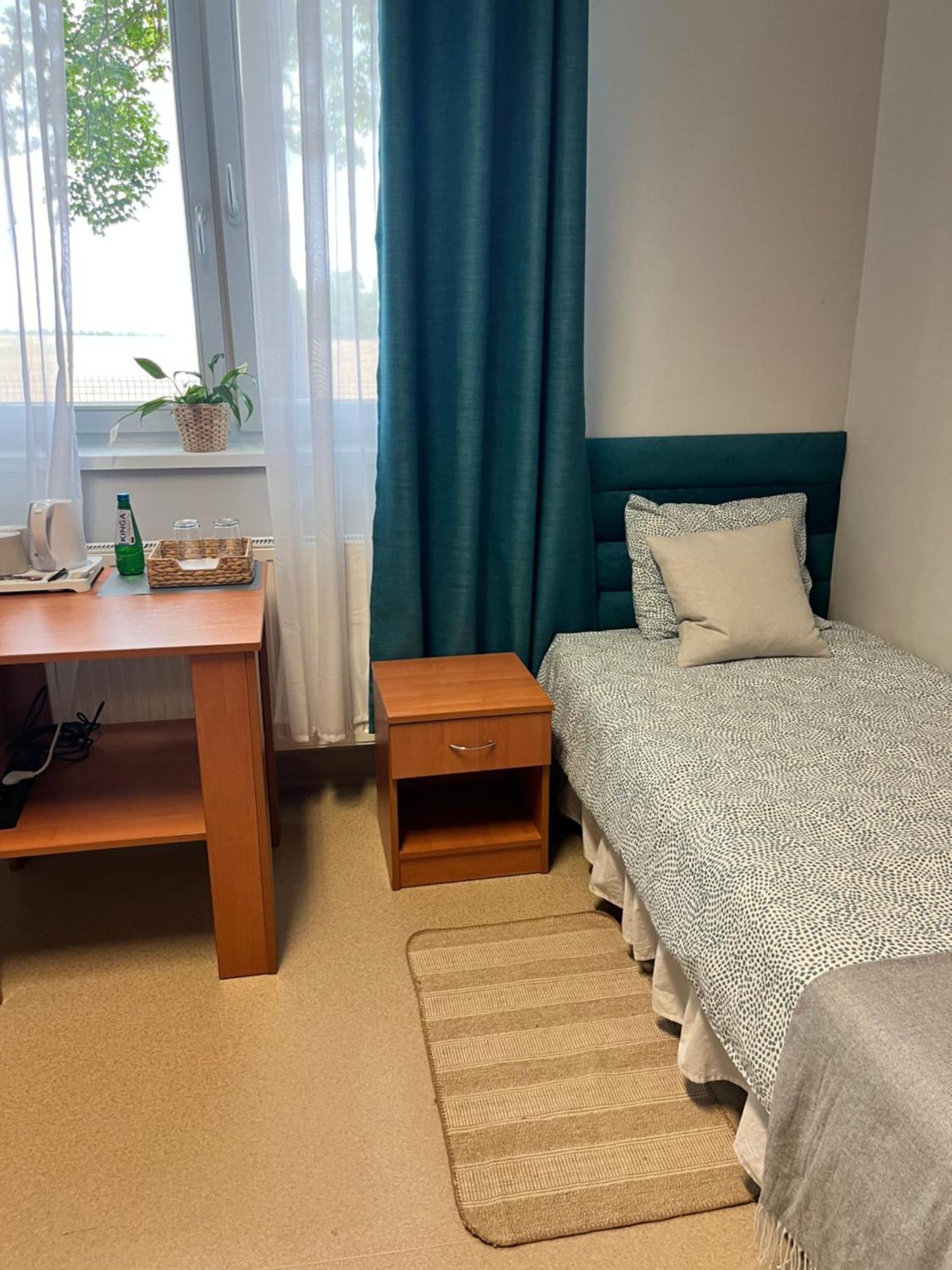 Osrodek Konferencyjno-Wypoczynkowy Hostel Chojna Luaran gambar