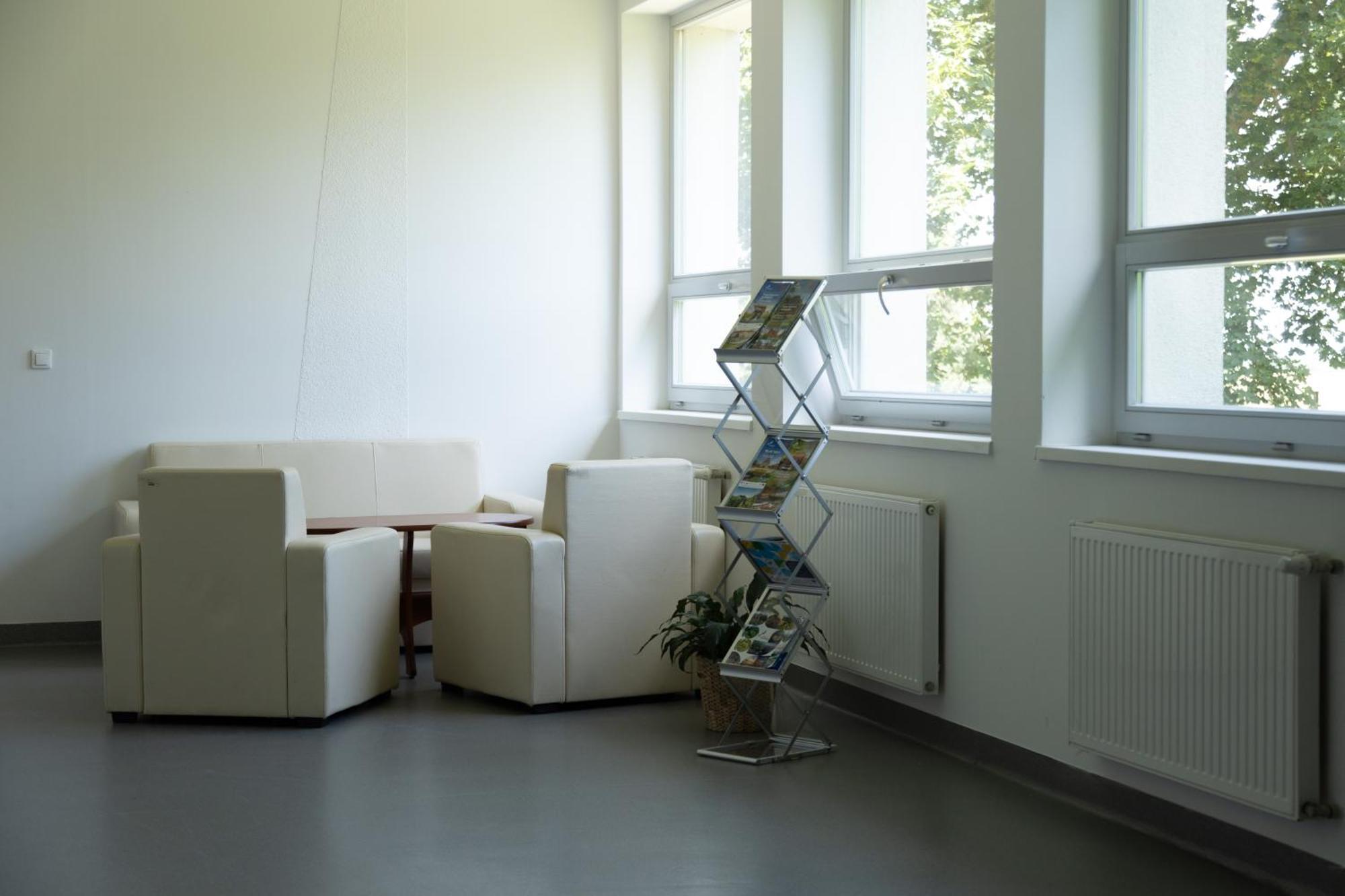 Osrodek Konferencyjno-Wypoczynkowy Hostel Chojna Luaran gambar